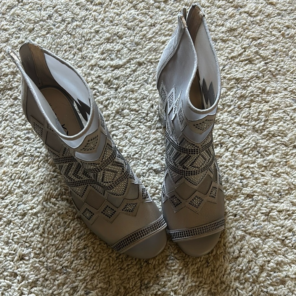 Katy Perry size 11 booties